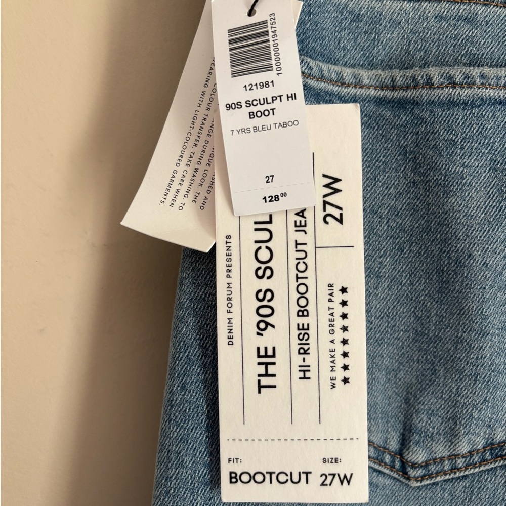 Aritzia Blue Straight Leg Jeans with Vintage-Inspired Wash - Picture 4 of 8